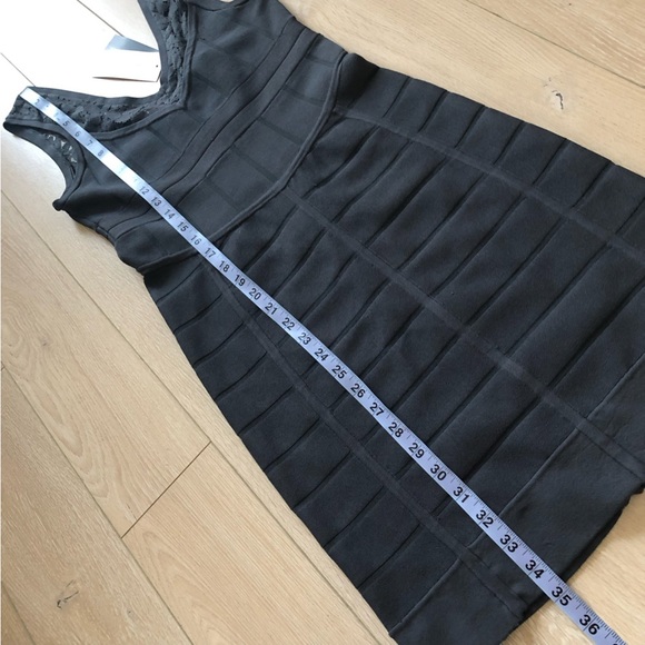 NWT French Connection Katie Crepe Lace Detailed Sleeveless V Neck Dress in Grey - Picture 8 of 14